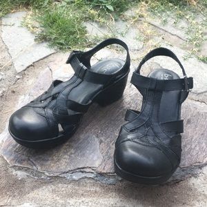 Boc born clogs